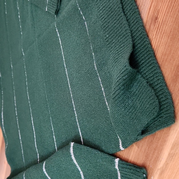 Green Drop shoulder pullover - Picture 4 of 5